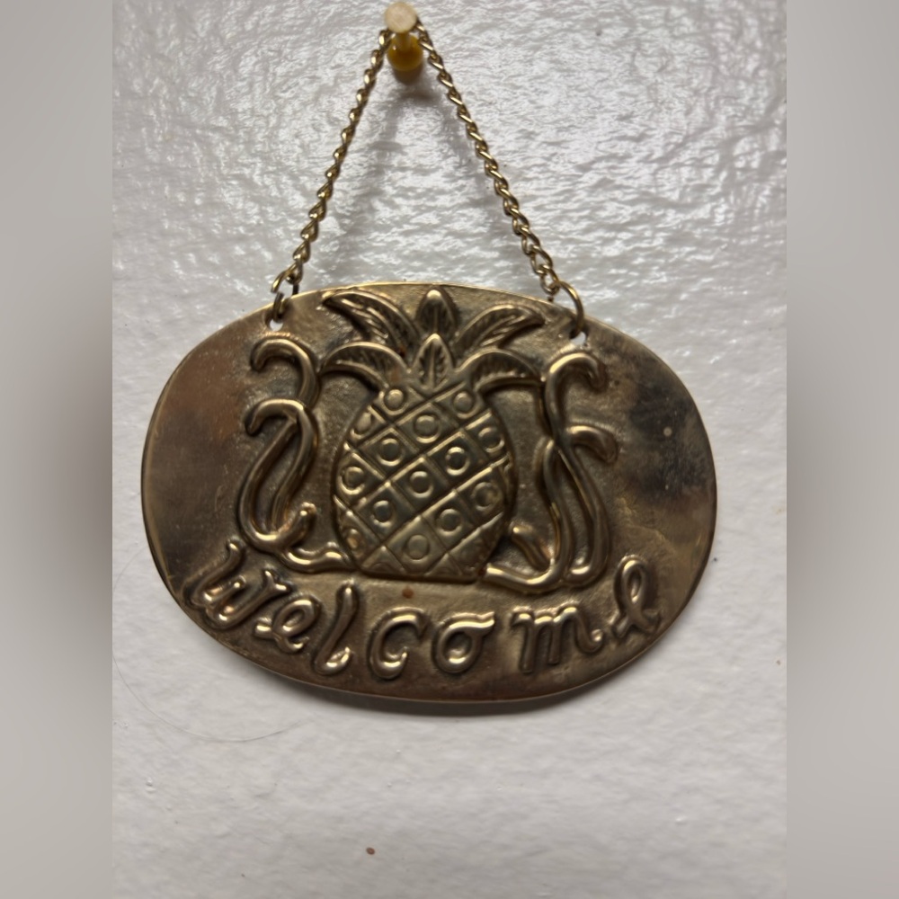 Brass Pineapple Welcome sign - Picture 2 of 3